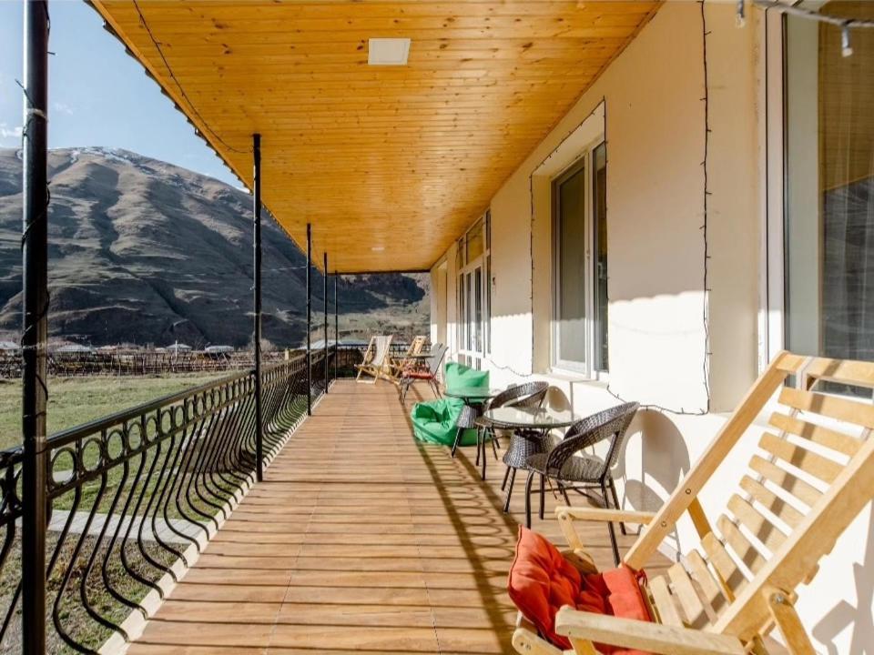Cozy Hotel Kazbegi Exterior photo